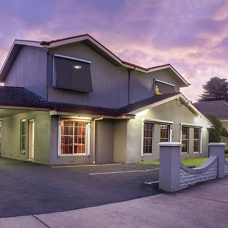 Redwood Manor Motel Apartments Warrnambool Bagian luar foto