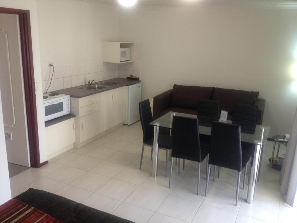 Redwood Manor Motel Apartments Warrnambool Ruang foto