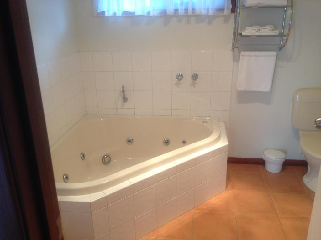Redwood Manor Motel Apartments Warrnambool Ruang foto