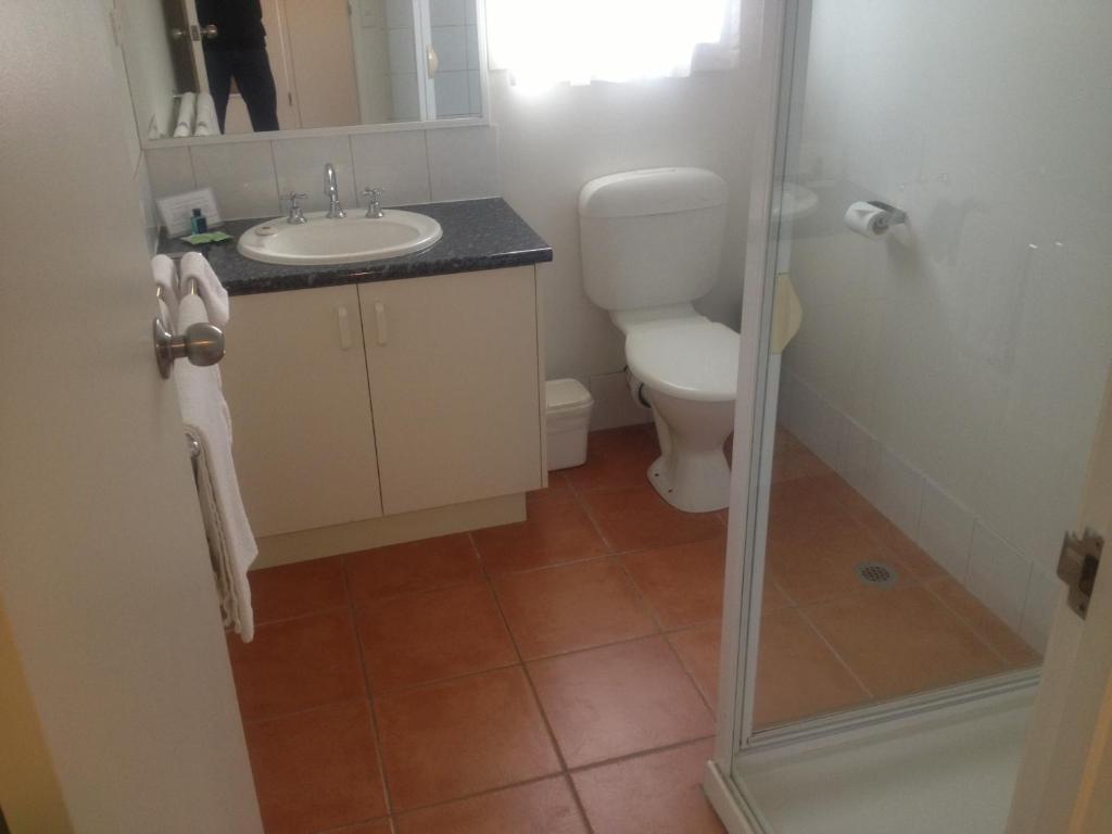 Redwood Manor Motel Apartments Warrnambool Bagian luar foto